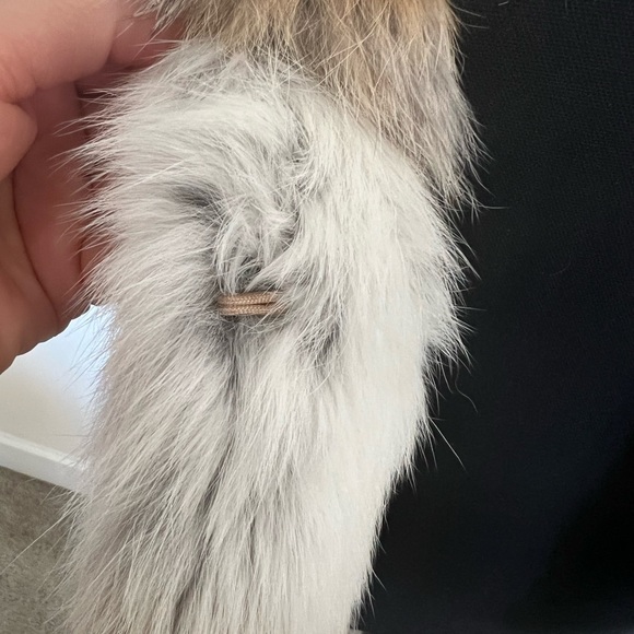 Genuine Rabbit Fur Crop Vest - Picture 7 of 8